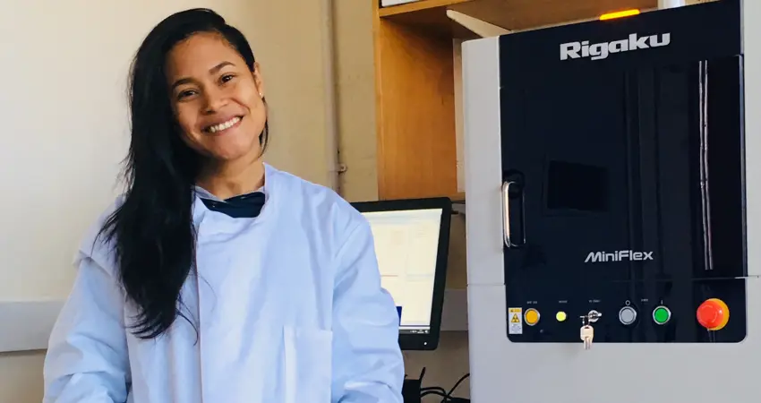 DPhil candidate Barbara Souza in a laboratory